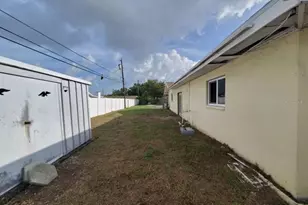 9956 136th St, Seminole, FL 33776 - Photo 4