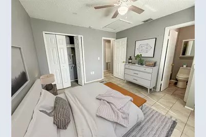 7425 Villas Oak Court, Orlando, FL 32835 - Photo 14