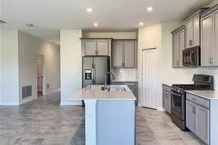 1307 Oak Crest St, Davenport, FL 33837 - Photo 10