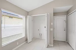 7912 Merchantville Cir, Zephyrhills, FL 33540 - Photo 10