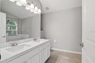 7912 Merchantville Cir, Zephyrhills, FL 33540 - Photo 24