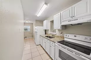 1895 S Ivey Ln, Orlando, FL 32811 - Photo 6