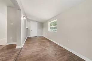 1895 S Ivey Ln, Orlando, FL 32811 - Photo 8