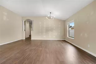 1422 Lake Shore Ranch Dr, Seffner, FL 33584 - Photo 4