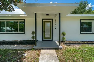 180 N Kentucky Ave, Umatilla, FL 32784 - Photo 2