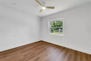 180 N Kentucky Ave, Umatilla, FL 32784 - Photo 32