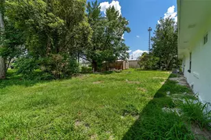 180 N Kentucky Ave, Umatilla, FL 32784 - Photo 44