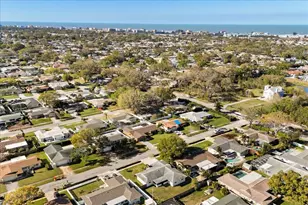13923 Brewster Dr, Largo, FL 33774 - Photo 34