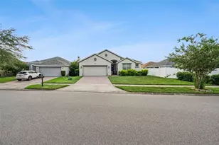 3918 Watersend Dr, Orlando, FL 32829 - Photo 2