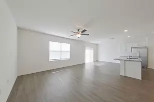 32048 Katelin Cir, Leesburg, FL 34748 - Photo 2