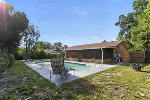 13635 Berkshire Ct, Grand Island, FL 32735 - Photo 32