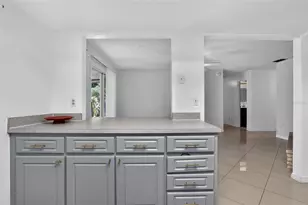 13635 Berkshire Ct, Grand Island, FL 32735 - Photo 12