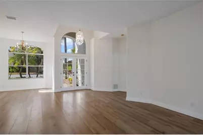 7111 41st Lane E, Sarasota, FL 34243 - Photo 2