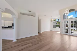 7111 41st Ln E, Sarasota, FL 34243 - Photo 4