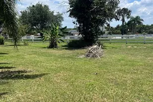 915 Hillside Ct S, Winter Haven, FL 33881 - Photo 4