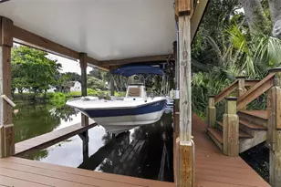 27728 Lisa Dr, Tavares, FL 32778 - Photo 22