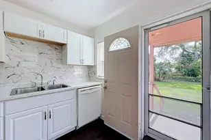 2437 S Myrtle Ave, Sanford, FL 32771 - Photo 14