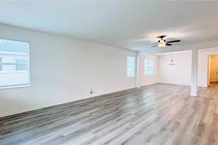 557 Scott Lake Creek Ln, Lakeland, FL 33813 - Photo 10