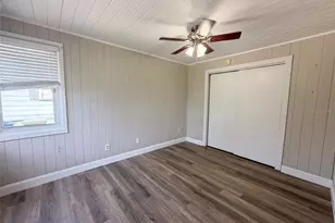 1521 W River Shore Way, Tampa, FL 33603 - Photo 4
