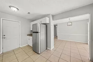 10410 N 27th St, Tampa, FL 33612 - Photo 8
