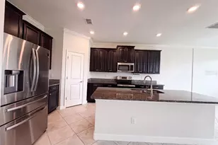 9709 Ivory Dr, Ruskin, FL 33573 - Photo 2