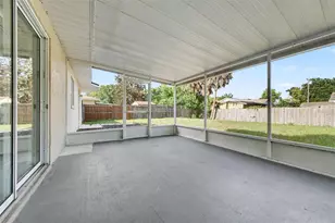 450 Park Glen Dr, Tavares, FL 32778 - Photo 14