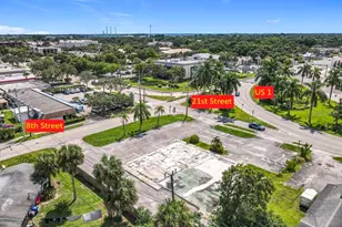 810 21st St, Vero Beach, FL 32960 - Photo 1