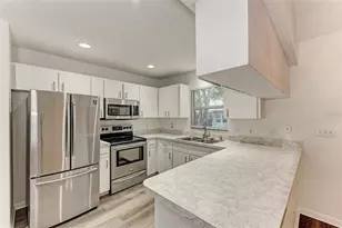 2046 Old Trevor Way, Sarasota, FL 34232 - Photo 10