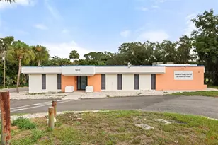 901 N Grove St, Eustis, FL 32726 - Photo 1