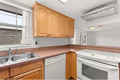 1000 S Semoran Boulevard #302, Winter Park, FL 32792 - Photo 6