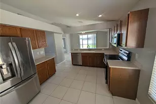 31404 Philmar Ln, Wesley Chapel, FL 33543 - Photo 6