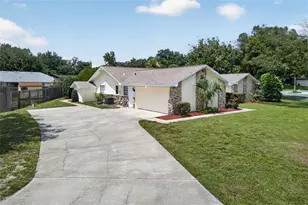 2704 Burgoyne Pl, Deland, FL 32720 - Photo 2