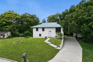 218 Lavender Ct, Orlando, FL 32807 - Photo 2