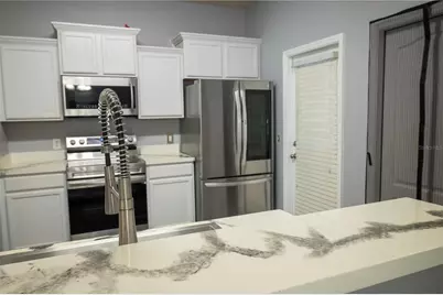 2431 Grasmere View Parkway N, Kissimmee, FL 34746 - Photo 10