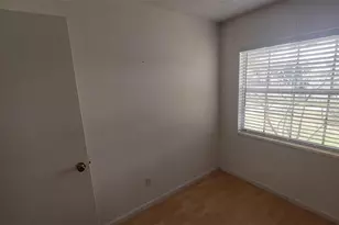 5860 La Costa Dr, Orlando, FL 32807 - Photo 12