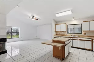 2939 Danforth Dr, Orlando, FL 32818 - Photo 4