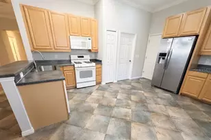 129 Crepe Myrtle Dr, Groveland, FL 34736 - Photo 6