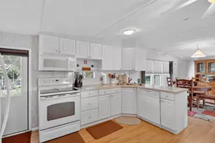 11905 Linda Ave, Tavares, FL 32778 - Photo 4