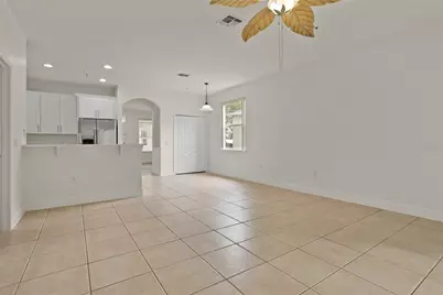 10402 Eastpark Lake Drive, Orlando, FL 32832 - Photo 8