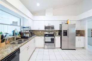 2125 Triumfo Cir, Kissimmee, FL 34744 - Photo 20