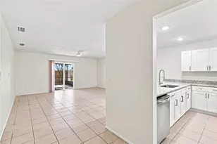5967 Fish Ct, Orlando, FL 32807 - Photo 4