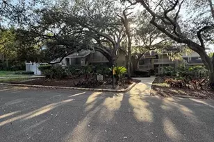 821 Pinewood Ct, Haines City, FL 33844 - Photo 2