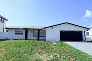 720 Capri Blvd, Saint Petersburg, FL 33706 - Photo 1