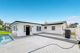 720 Capri Blvd, Saint Petersburg, FL 33706 - Photo 42