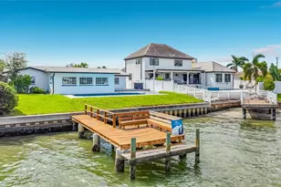 720 Capri Blvd, Saint Petersburg, FL 33706 - Photo 58
