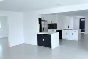 720 Capri Blvd, Saint Petersburg, FL 33706 - Photo 4
