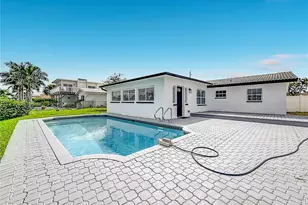 720 Capri Blvd, Saint Petersburg, FL 33706 - Photo 44
