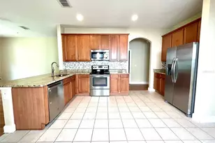10429 Kristen Park Dr, Orlando, FL 32832 - Photo 2