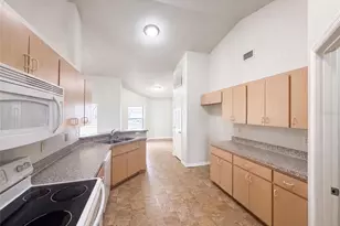 1038 Highland Crest Cir, Lake Wales, FL 33853 - Photo 6