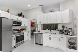 8207 Westmont Terrace Dr, Lakeland, FL 33810 - Photo 12